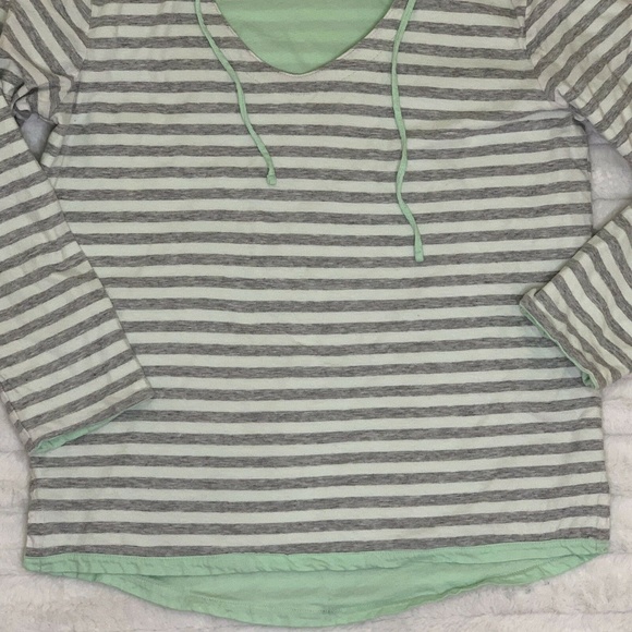 Gap Reversible‎ Thin Hoodie Pullover Top - Picture 2 of 4
